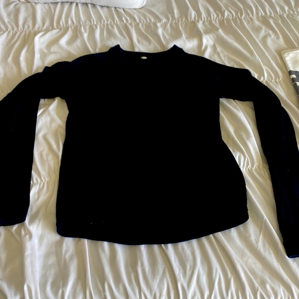 Lulu Lemon black sweater.